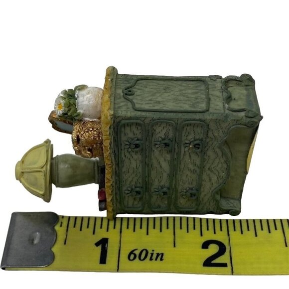 Avon Victorian Memories Miniature Dollhouse Bedroom Boudoir 4 Piece Collection - Picture 15 of 16